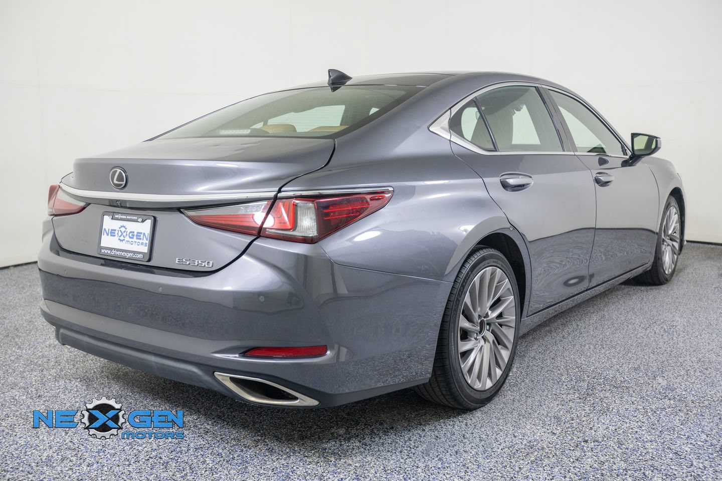 Used 2019 Lexus ES 350 w/ Accessory Package FWD image 7