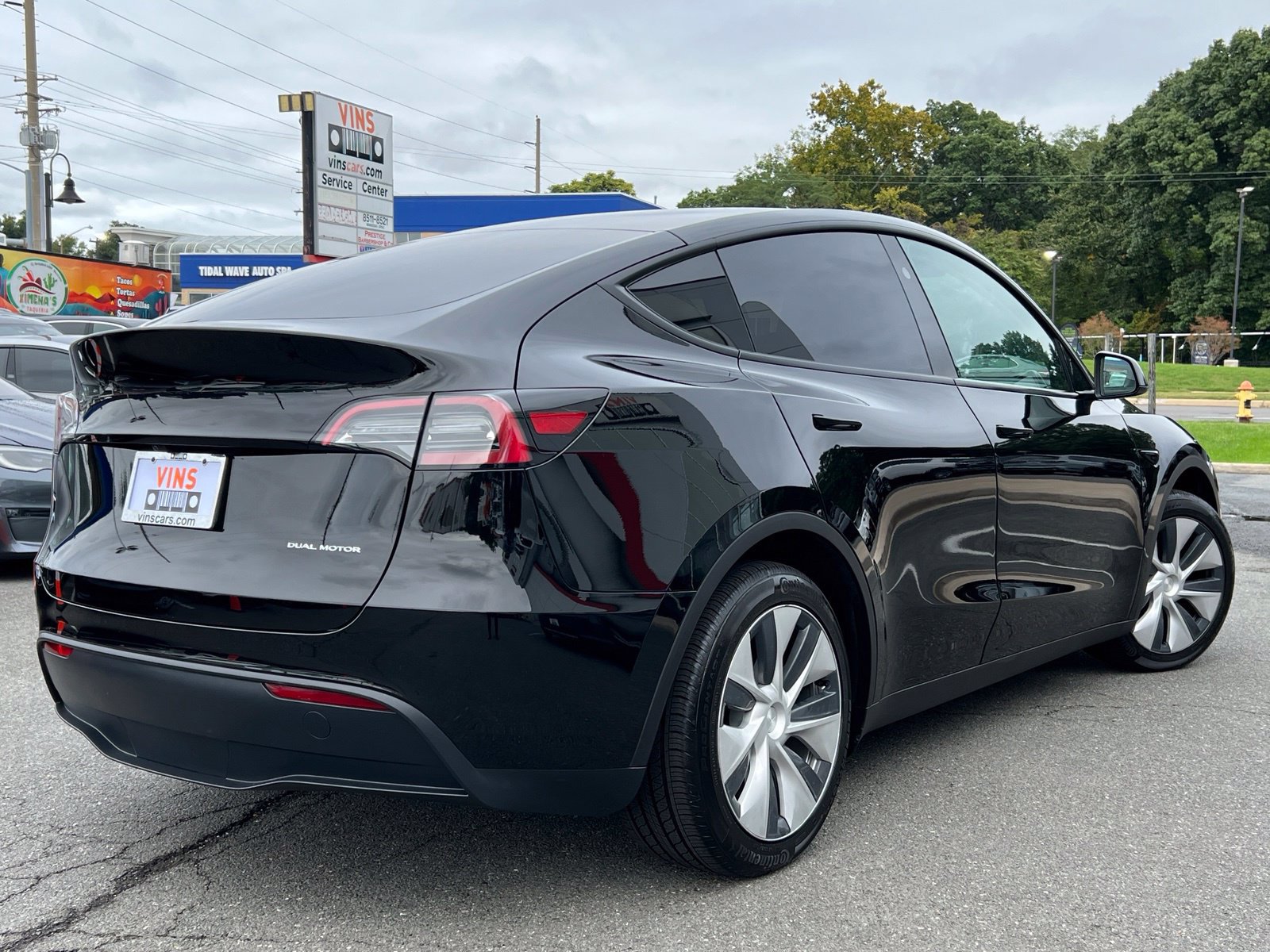 Used 2023 Tesla Model Y Long Range AWD/4WD image 13