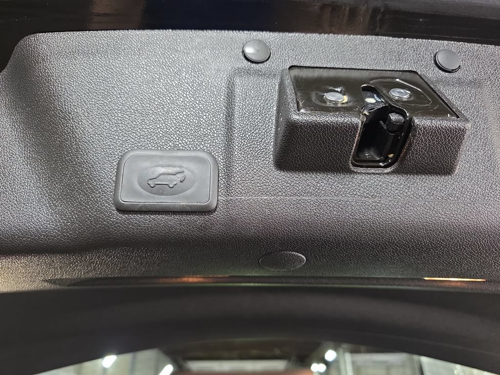 Used 2017 GMC Acadia Limited SLT AWD/4WD image 15