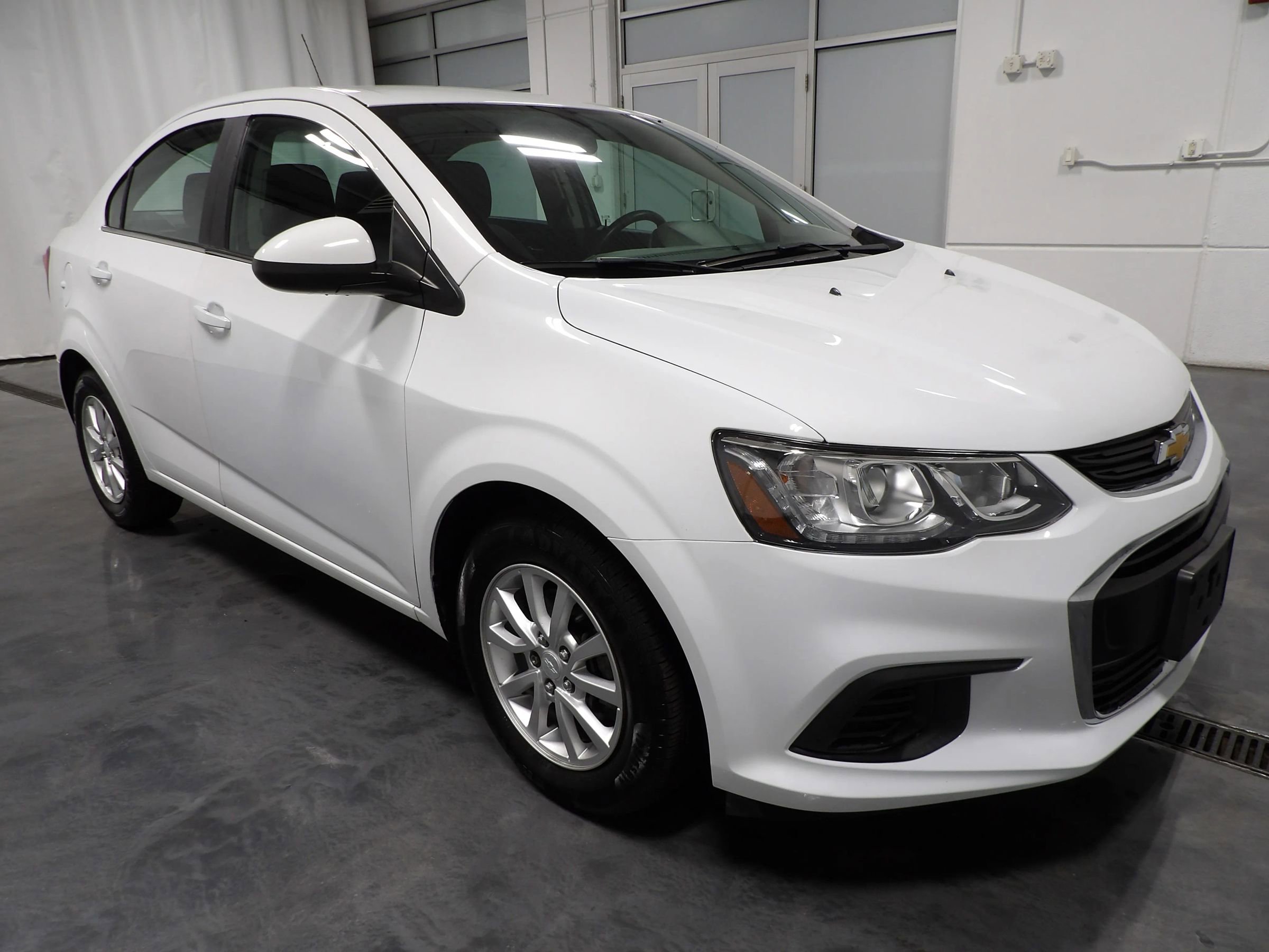 Used 2019 Chevrolet Sonic LT FWD image 2