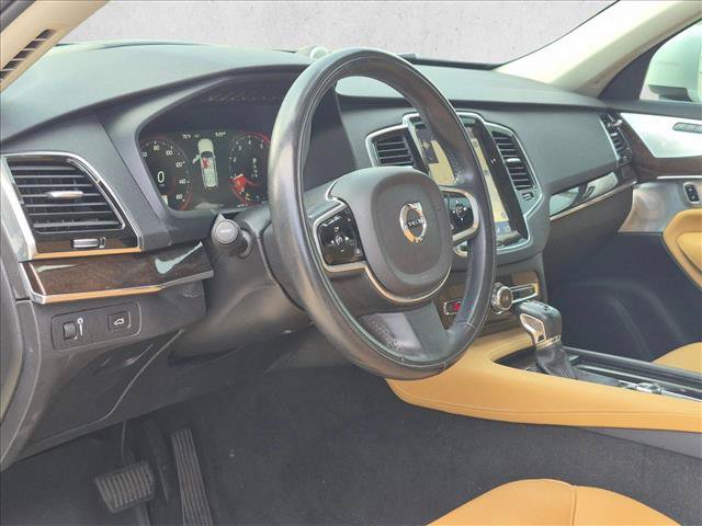 Used 2016 Volvo XC90 T6 Momentum w/ Momentum Plus Package AWD/4WD image 2