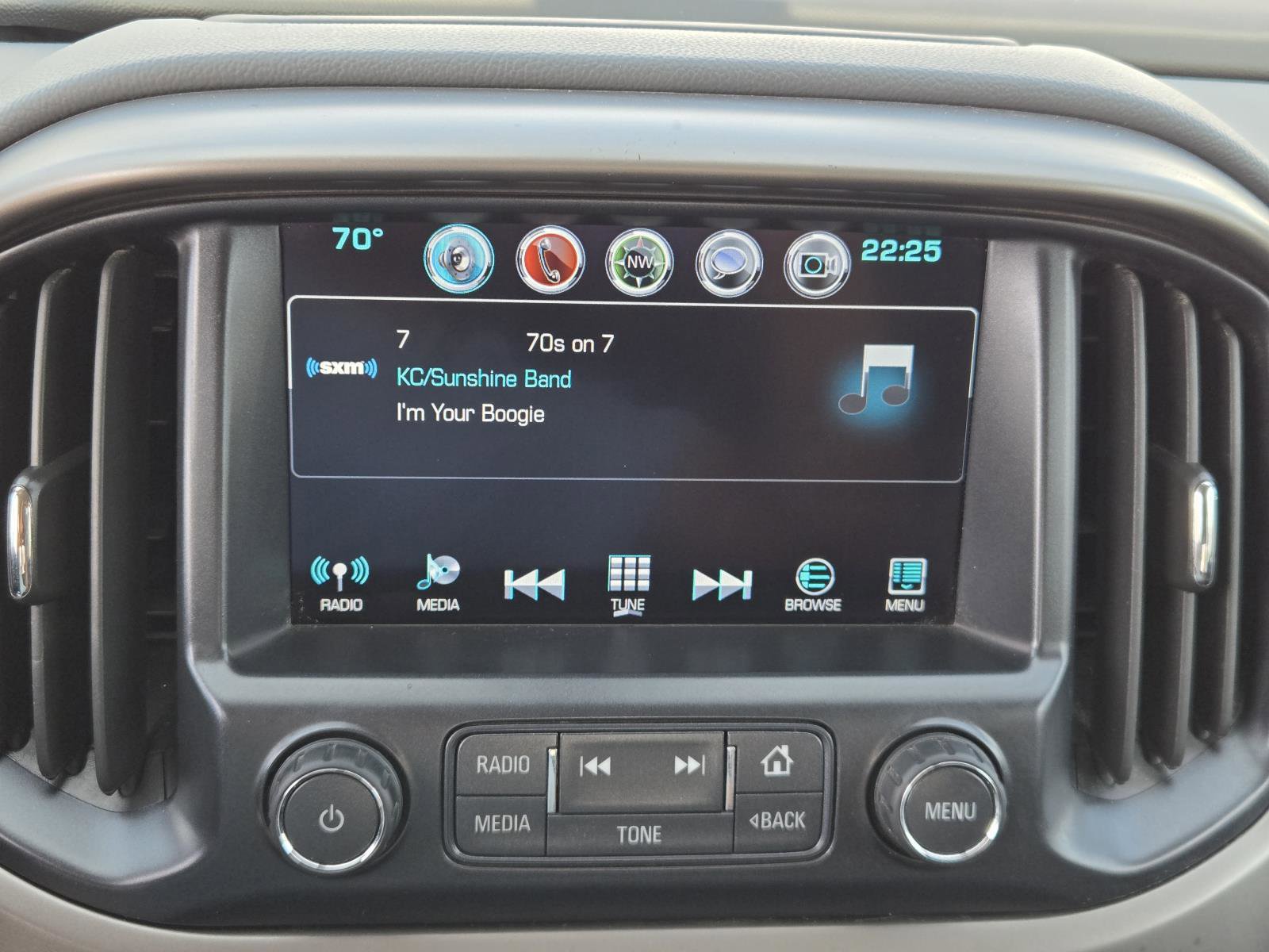 Used 2018 Chevrolet Colorado Z71 w/ Z71 Midnight Edition AWD/4WD image 9