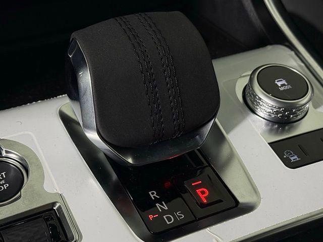 New 2024 Jaguar XF R-Dynamic SE image 32