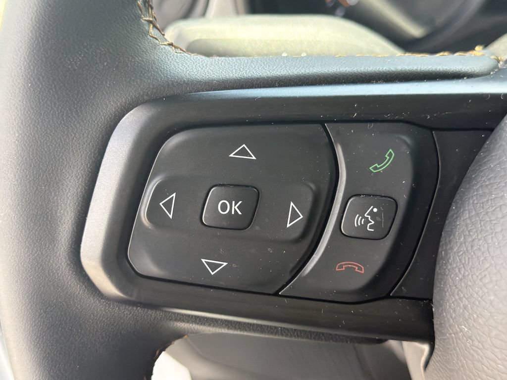 Used 2024 Jeep Gladiator Sport AWD/4WD image 24