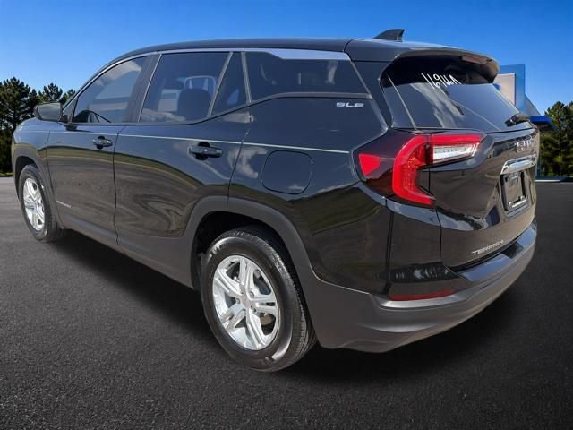 Used 2024 GMC Terrain SLE w/ LPO, Floor Liner Package FWD image 5