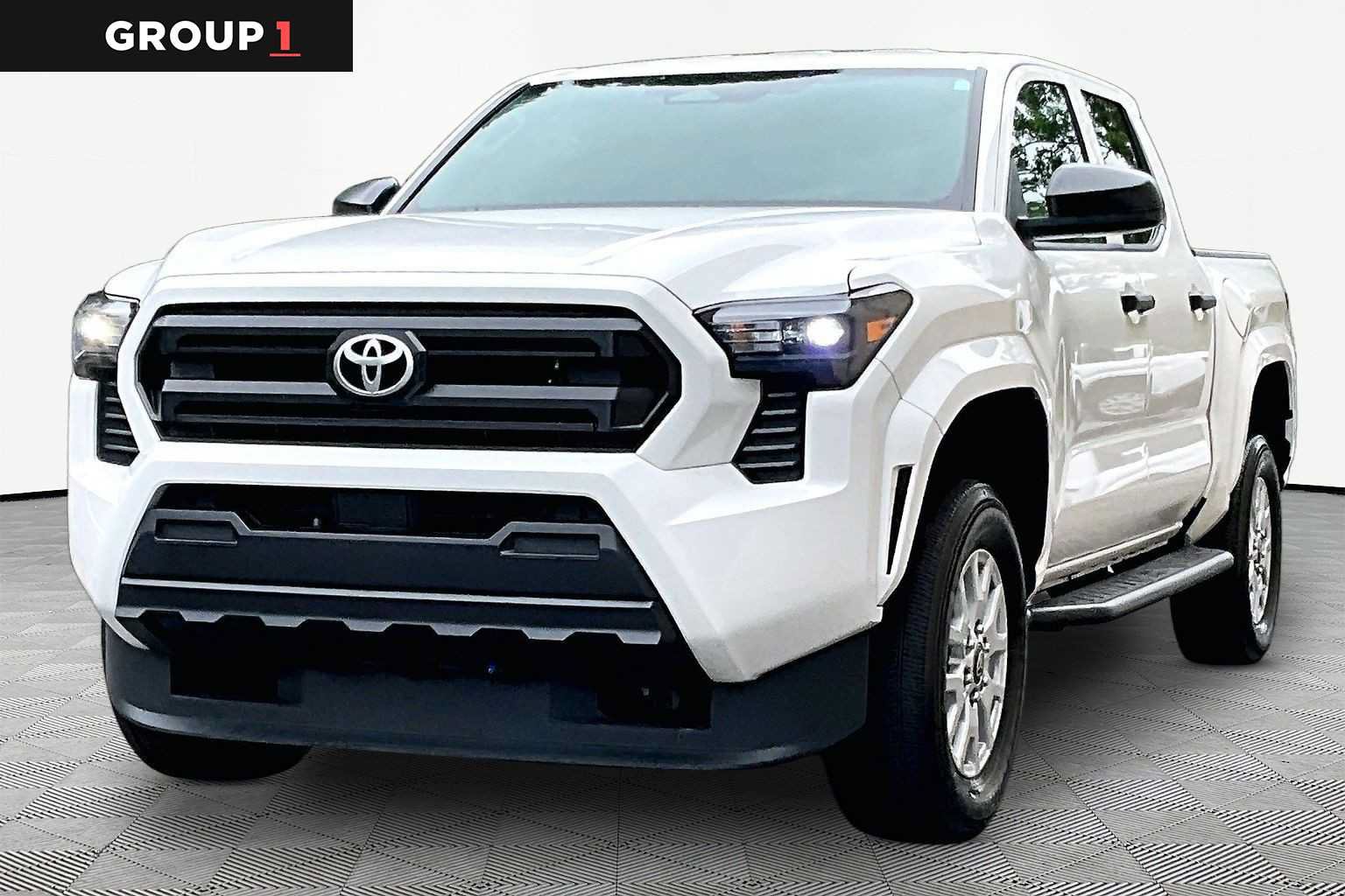 Certified 2024 Toyota Tacoma SR AWD/4WD image 1