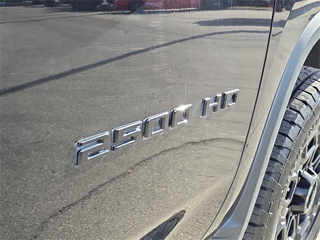 Used 2022 Chevrolet Silverado 2500 High Country w/ Technology Package image 8