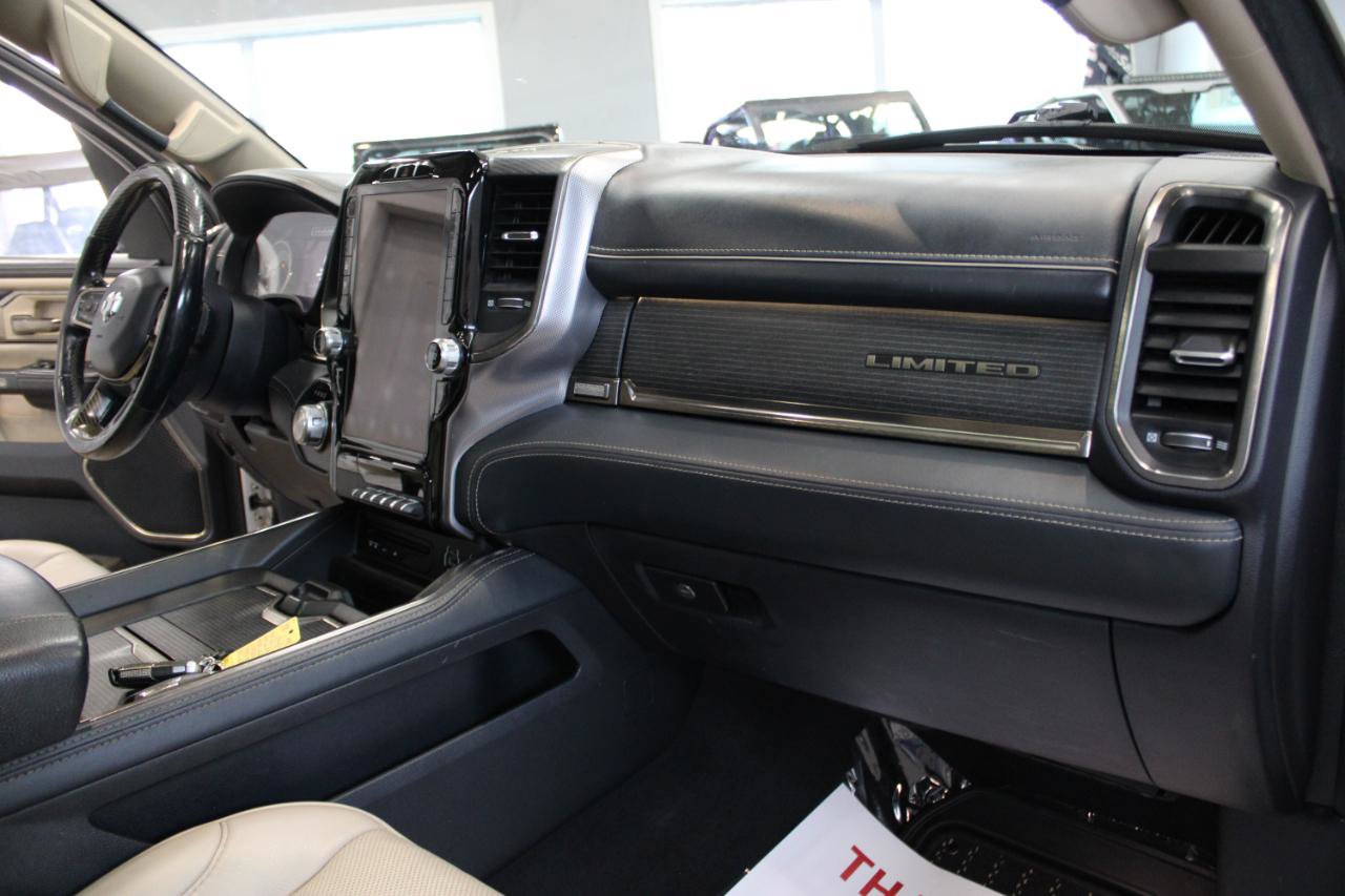 Used 2019 RAM 1500 Limited AWD/4WD image 16