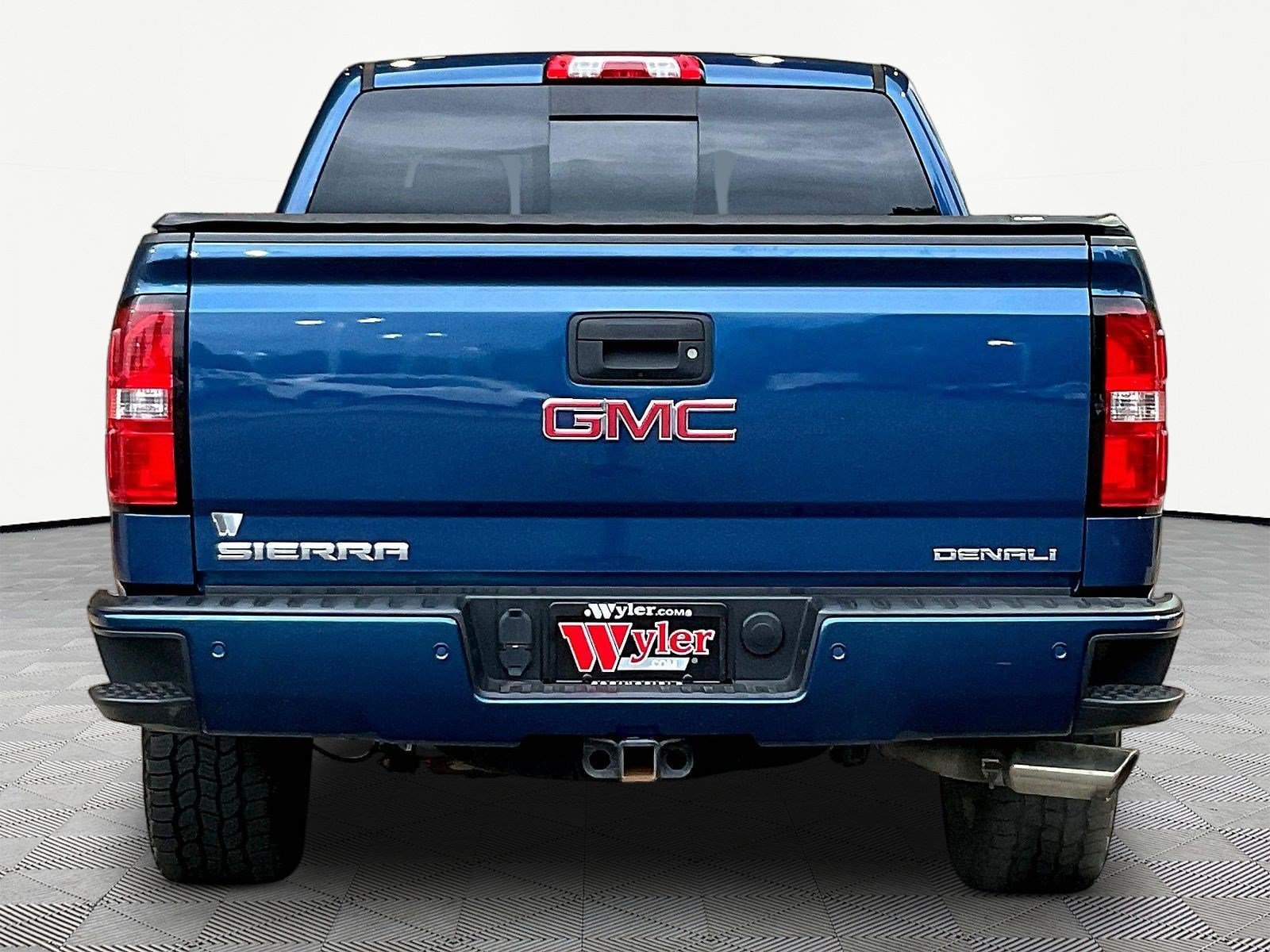 Used 2015 GMC Sierra 1500 Denali w/ Driver Alert Package AWD/4WD image 5