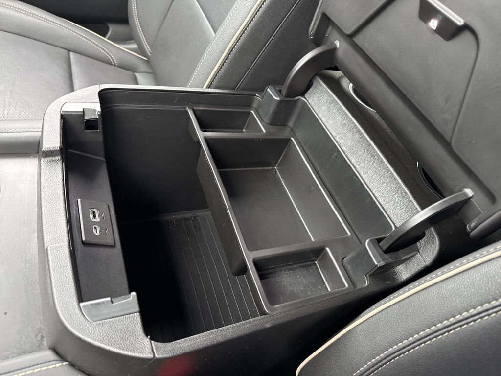 Used 2023 GMC Yukon SLT image 35