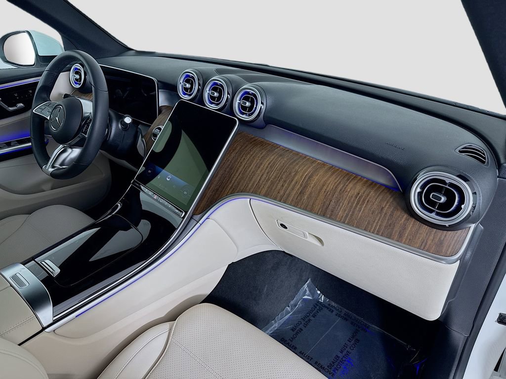 Used 2025 Mercedes-Benz GLC 350e GLC 350e image 29