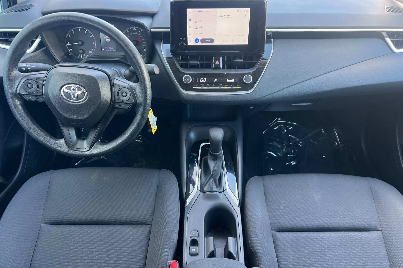 Used 2025 Toyota Corolla LE FWD image 5