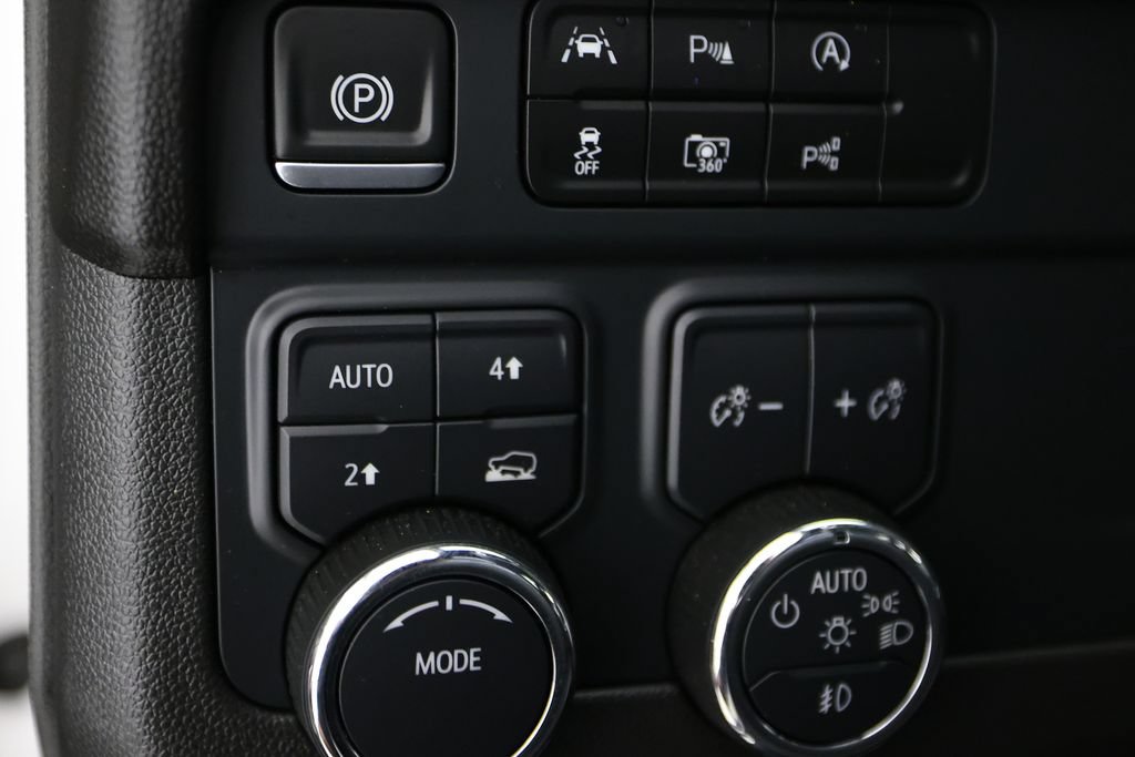 Used 2025 Chevrolet Tahoe High Country AWD/4WD image 25
