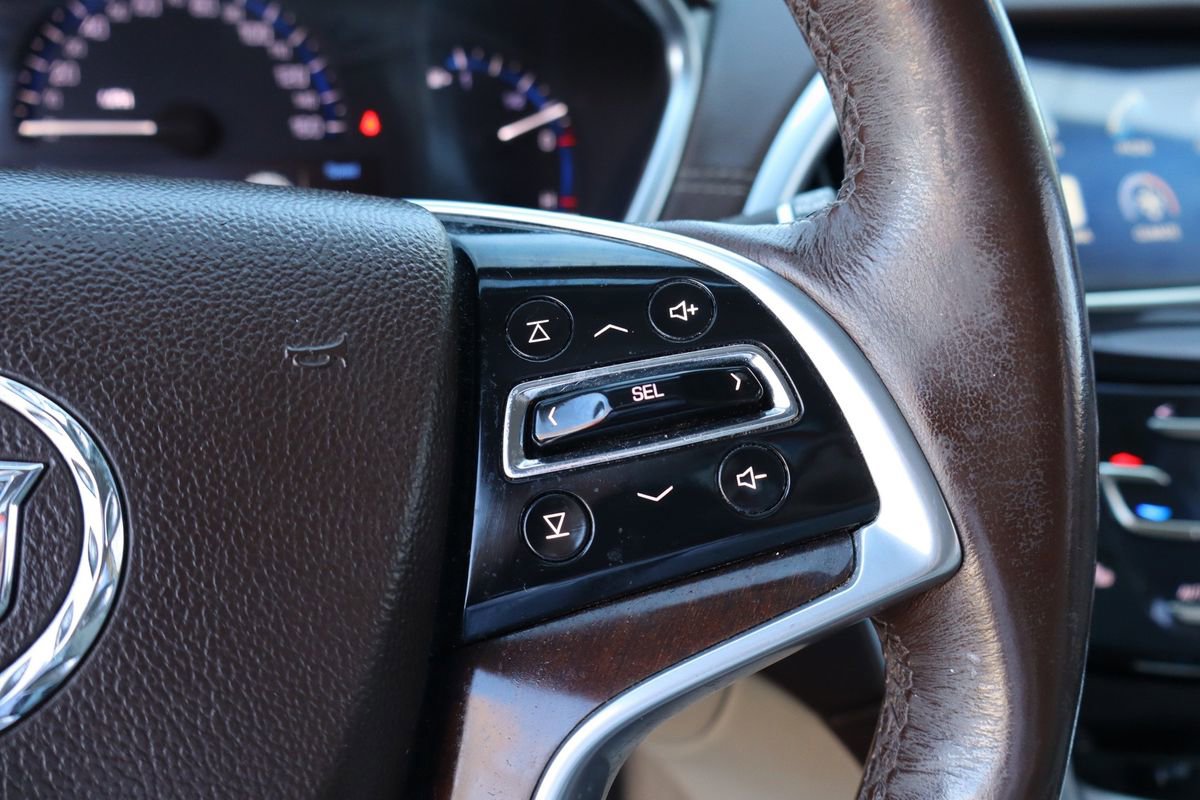 Used 2015 Cadillac SRX Luxury w/ Driver Awareness Package image 14