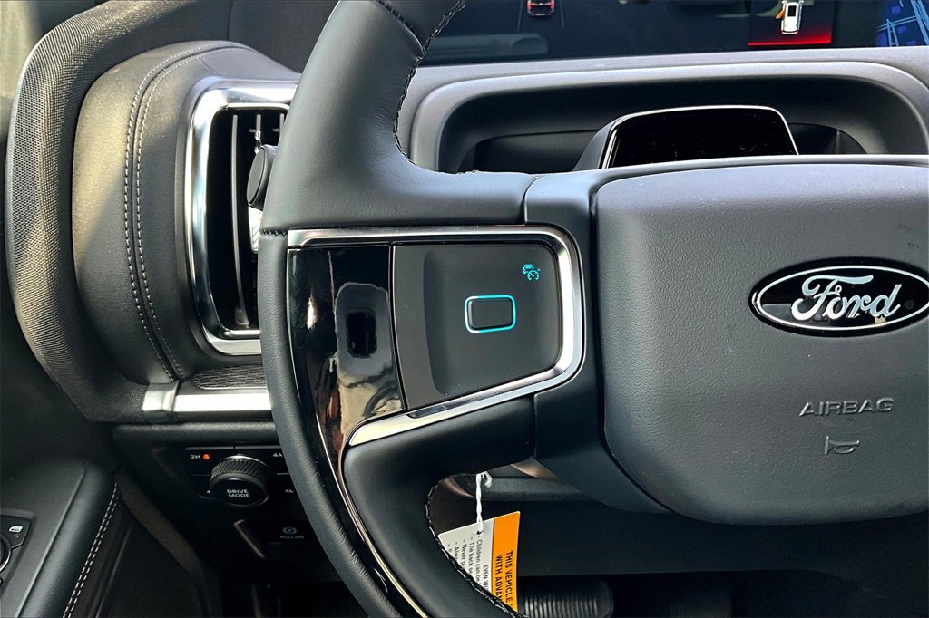 New 2025 Ford Expedition Max Platinum image 9