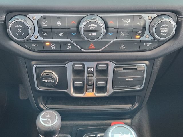 Used 2026 Jeep Wrangler Unlimited Sahara AWD/4WD image 20