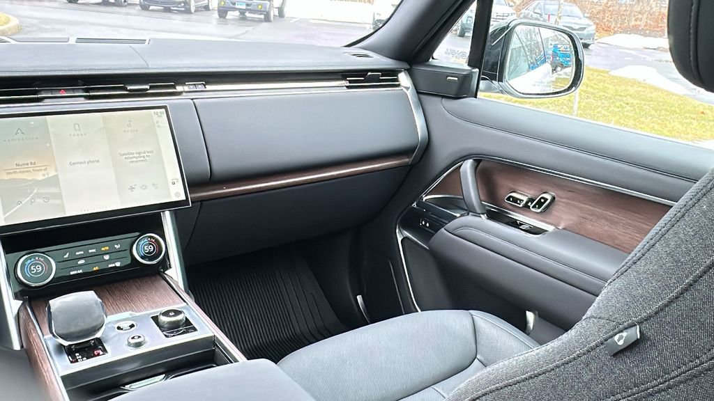 Certified 2023 Land Rover Range Rover SE image 25