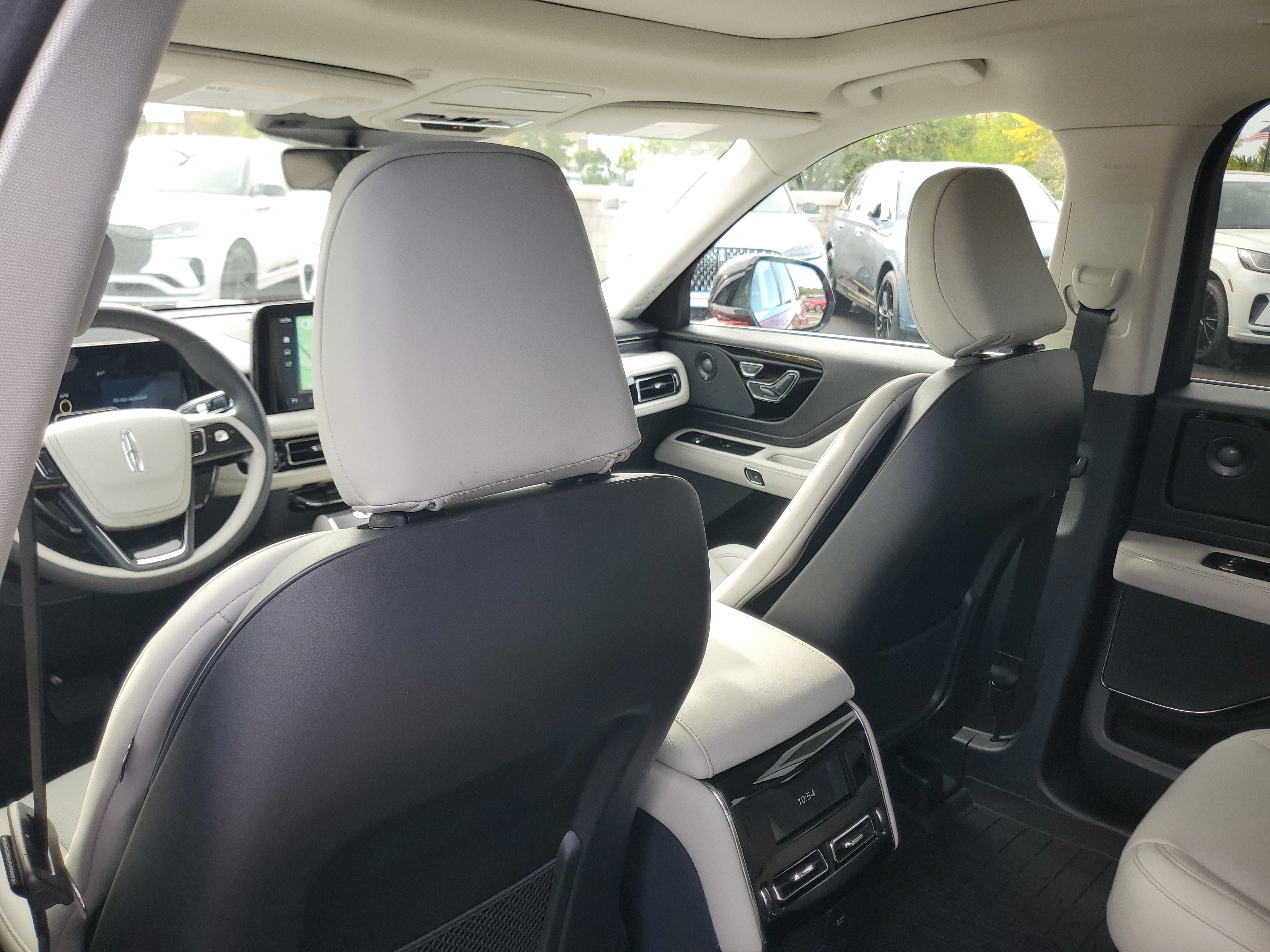 New 2027 Lincoln Aviator AWD image 24