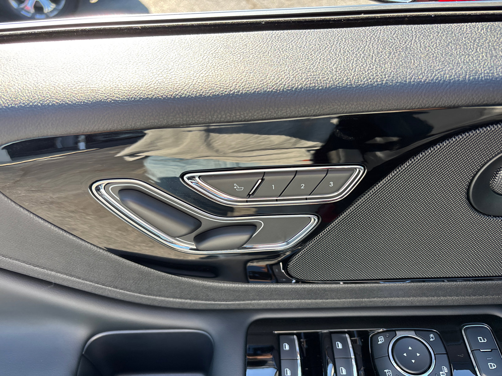 New 2025 Lincoln Aviator Reserve w/ Illumination Package image 12