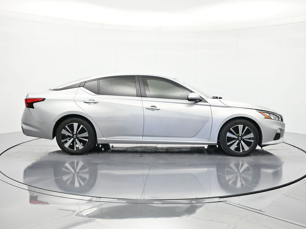 Certified 2022 Nissan Altima 2.5 SV FWD image 4
