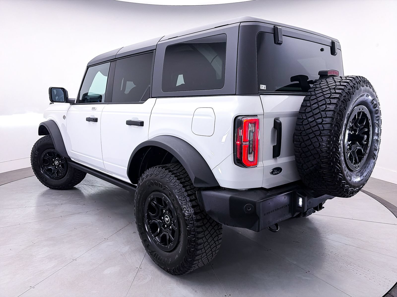 Used 2023 Ford Bronco Wildtrak AWD/4WD image 2