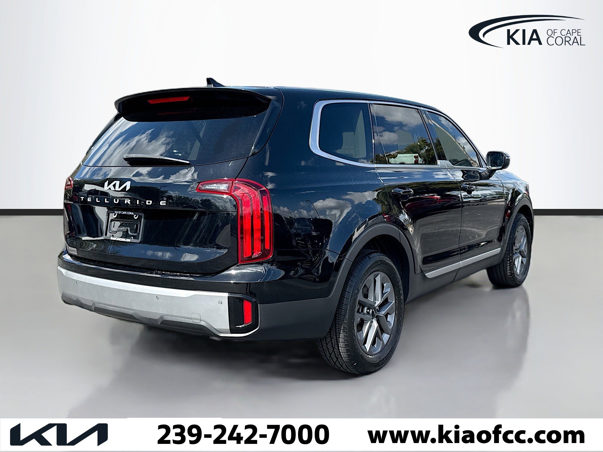 Certified 2023 Kia Telluride LX image 5