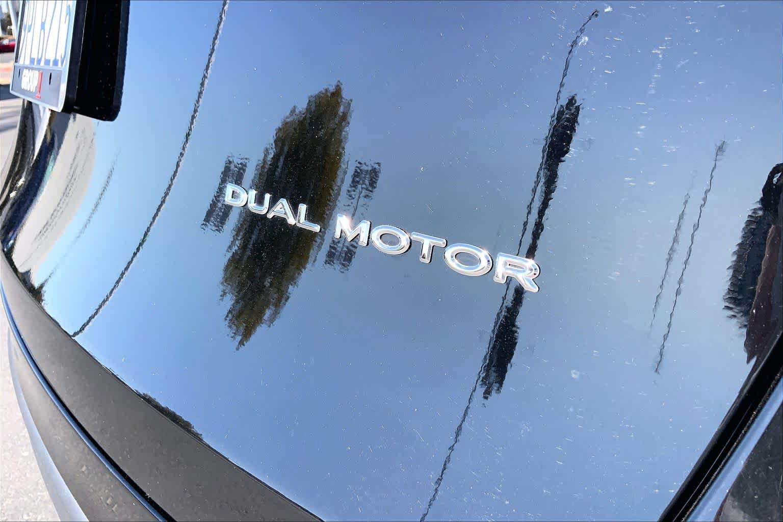 Used 2024 Tesla Model Y Long Range AWD/4WD image 8
