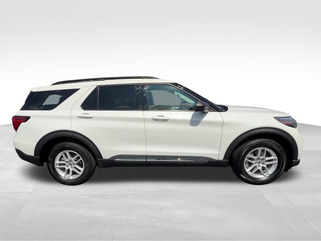 Used 2025 Ford Explorer Active AWD/4WD image 7