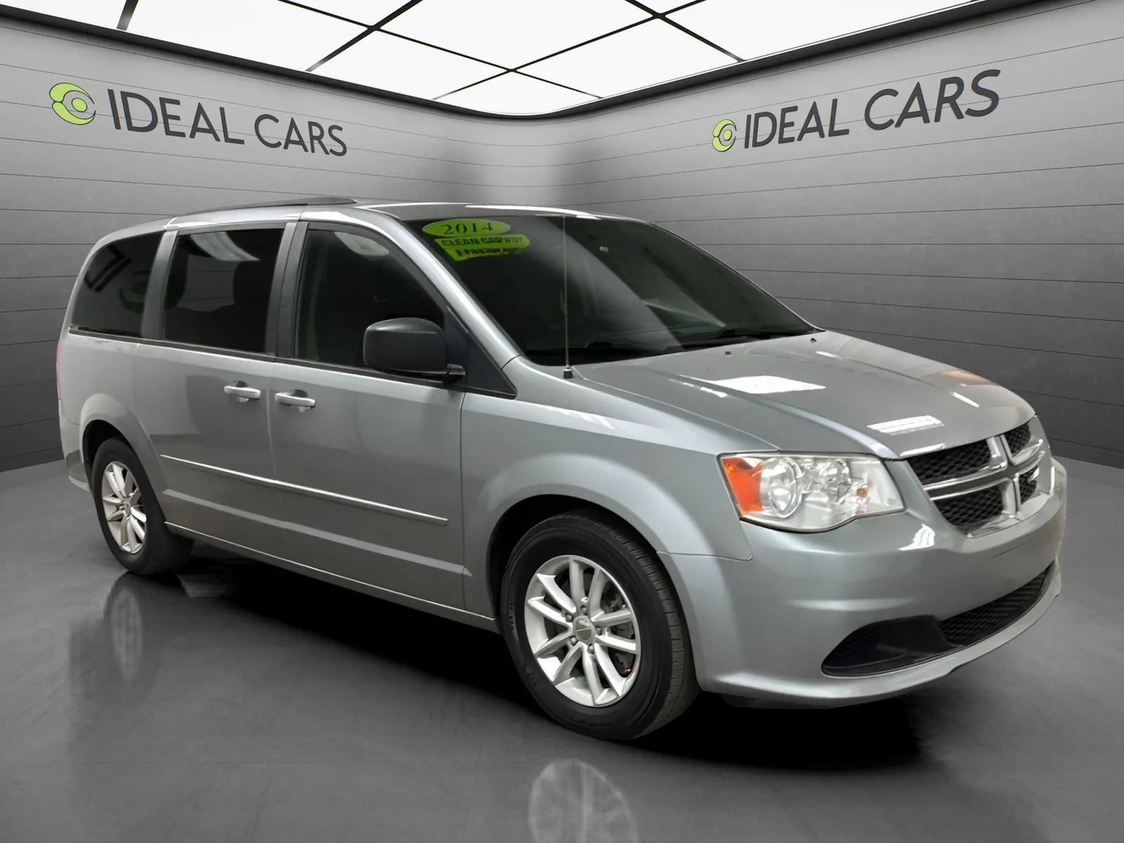 Used 2014 Dodge Grand Caravan SXT FWD image 3