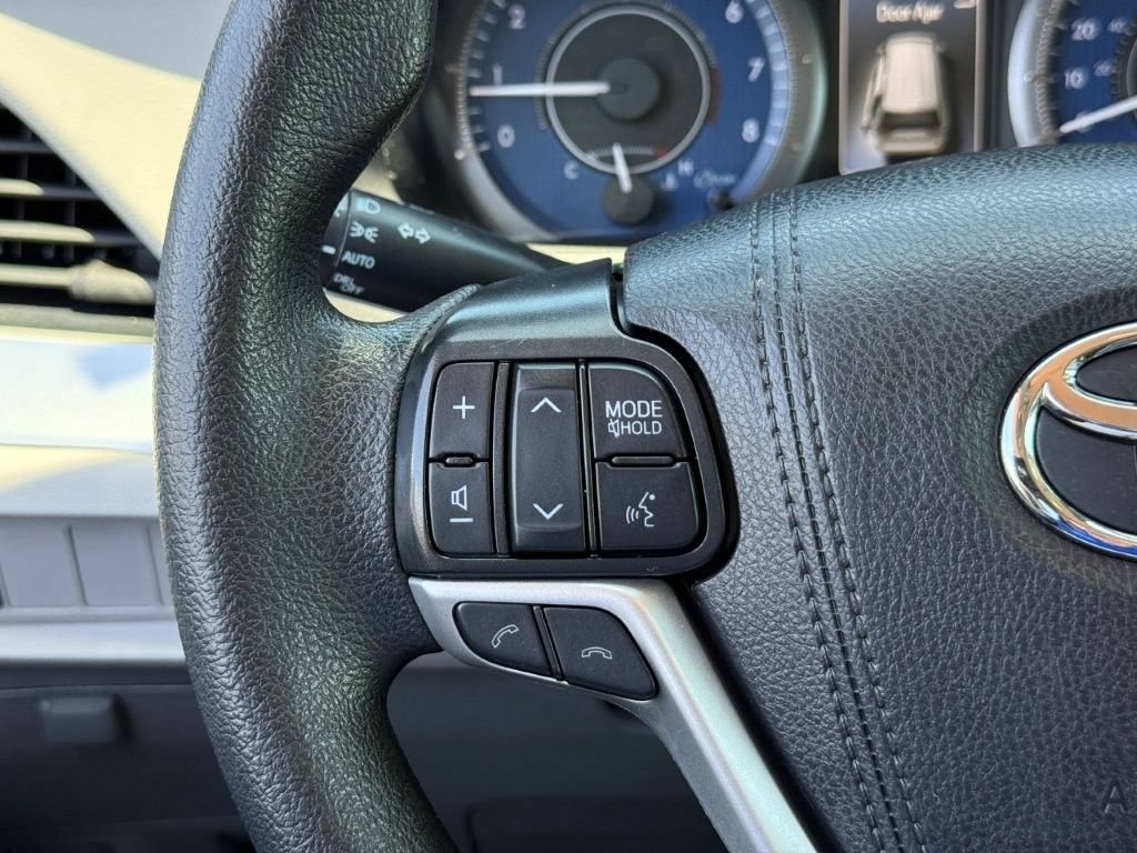 Used 2019 Toyota Sienna L FWD image 26