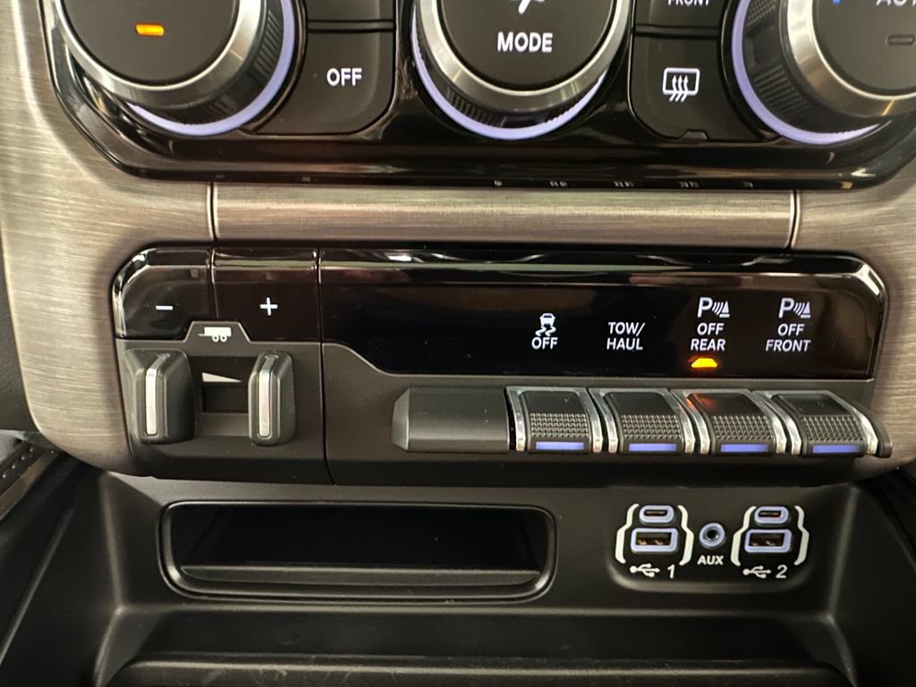 Used 2022 RAM 1500 Limited w/ Body Color Bumper Group AWD/4WD image 39