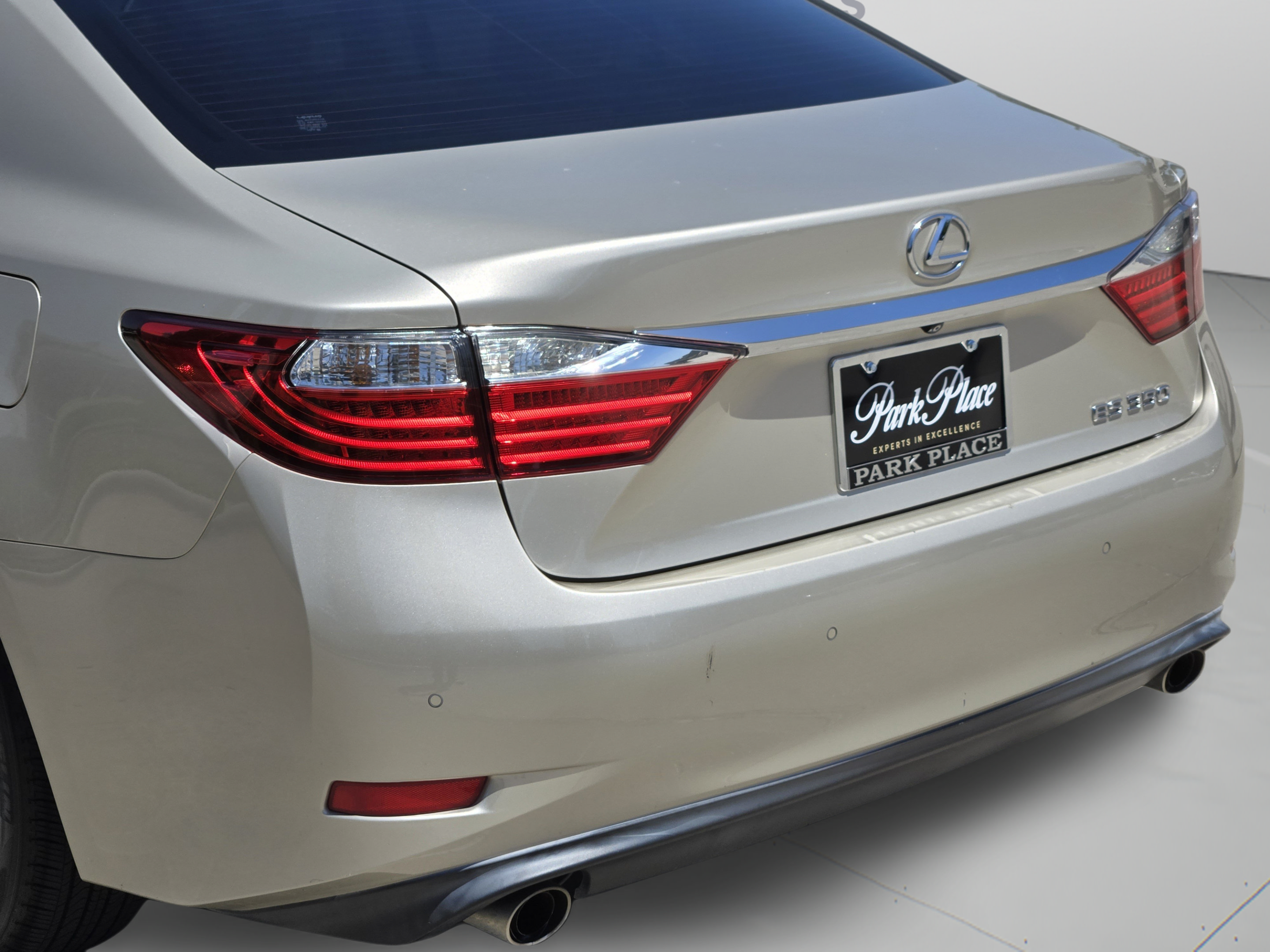 Used 2015 Lexus ES 350 w/ Luxury Package FWD image 39