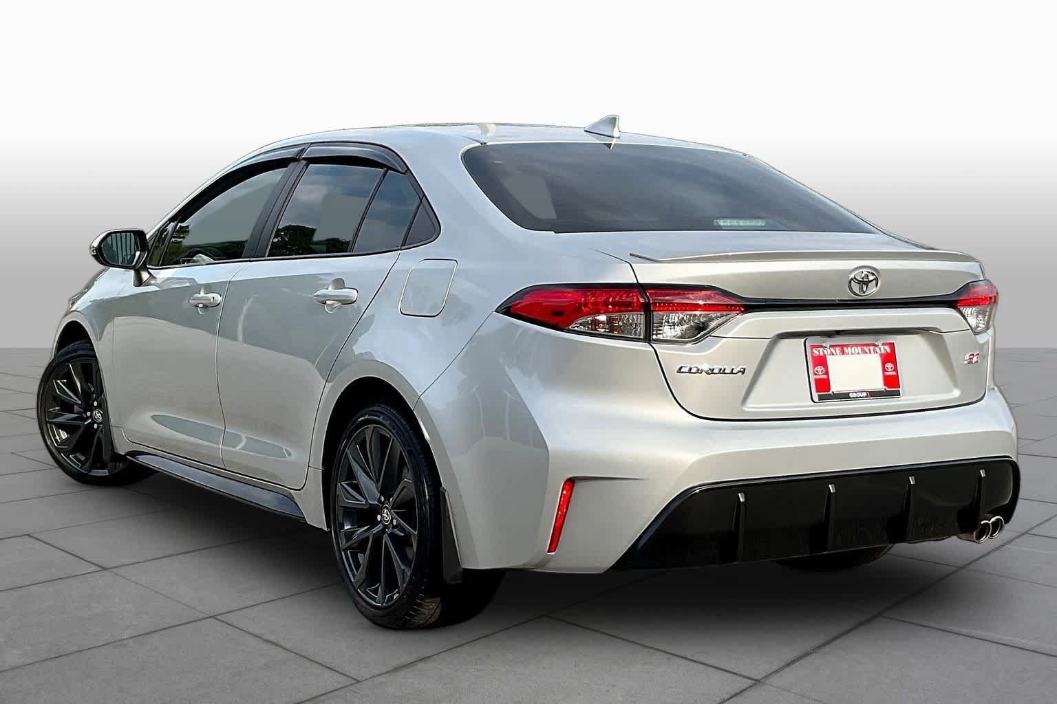 Used 2024 Toyota Corolla SE w/ SE Premium Package FWD image 10