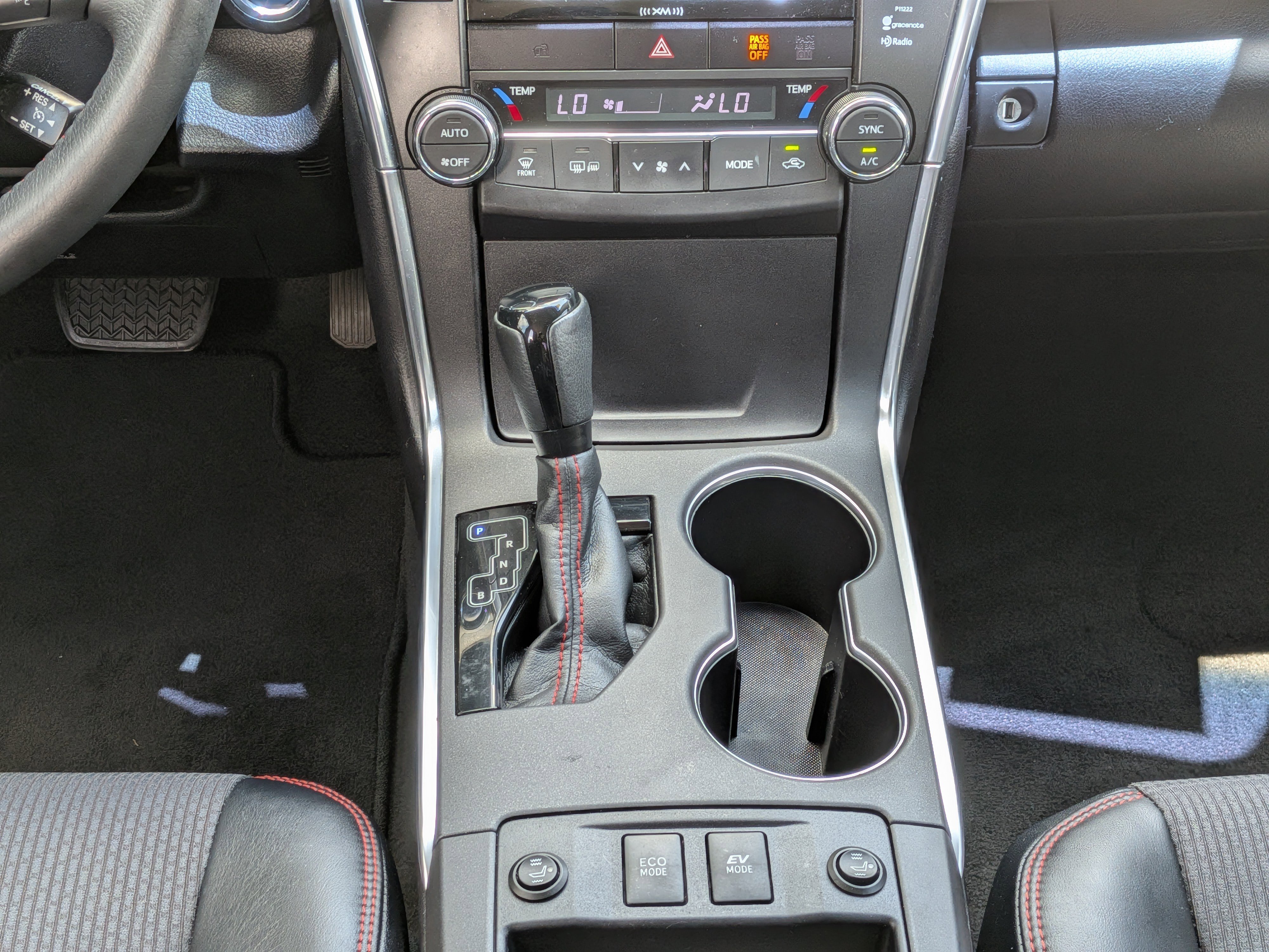 Used 2016 Toyota Camry SE FWD image 17