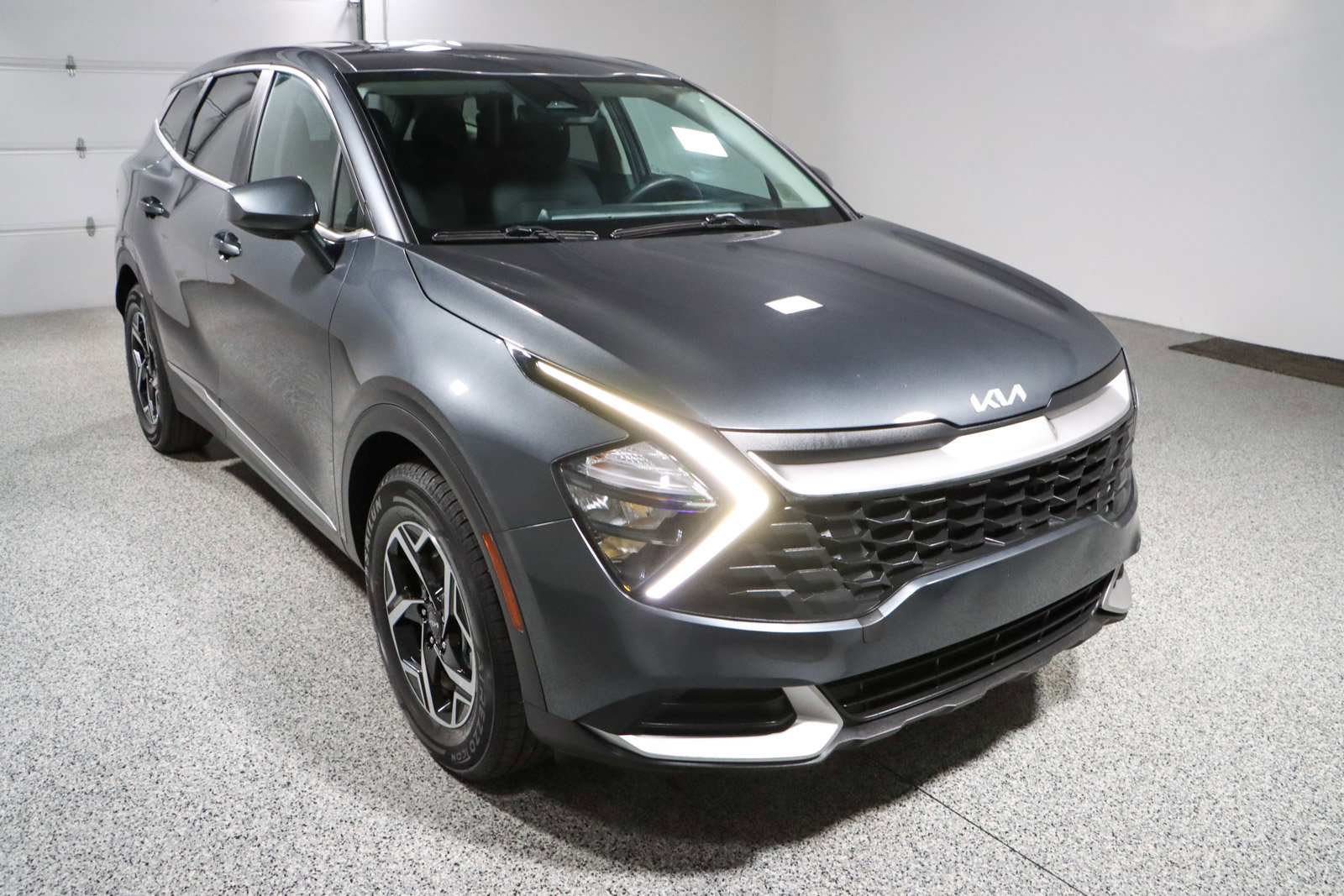 Used 2023 Kia Sportage LX FWD image 5