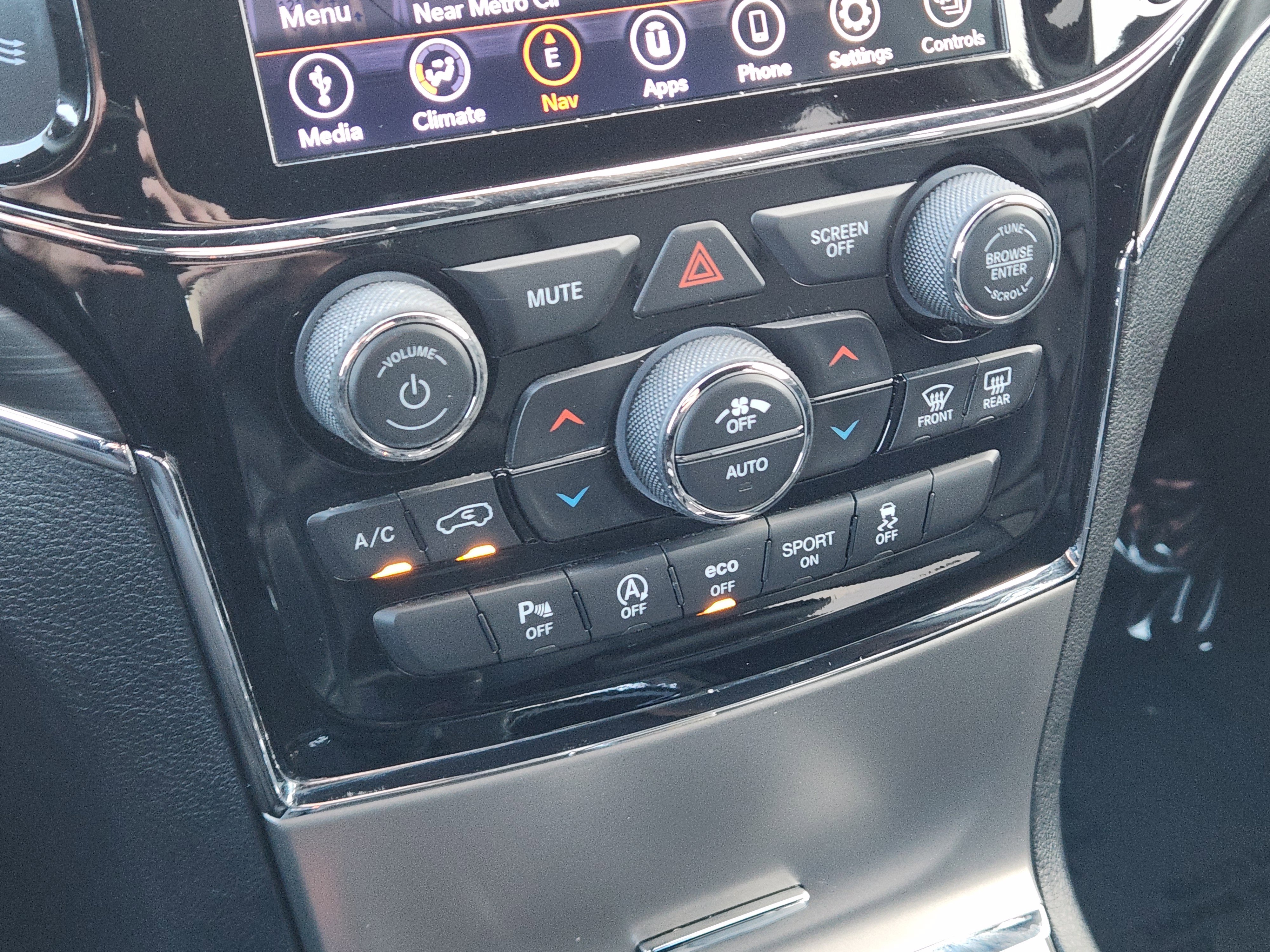 Used 2020 Jeep Grand Cherokee Limited image 19