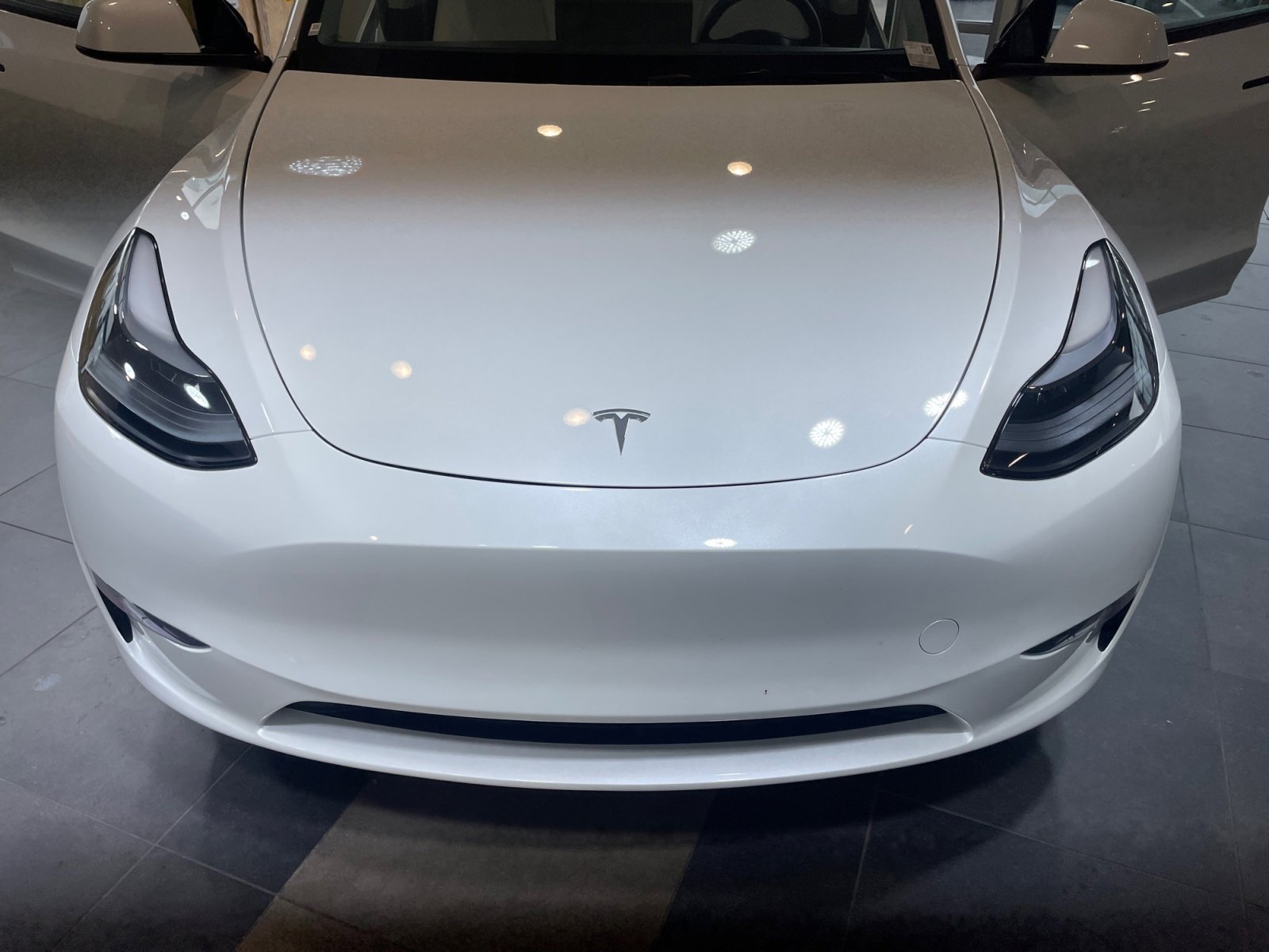 Used 2025 Tesla Model Y Performance image 21