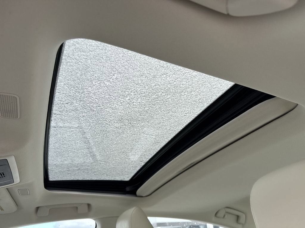 Used 2022 Lexus ES 300h w/ Premium Package image 18