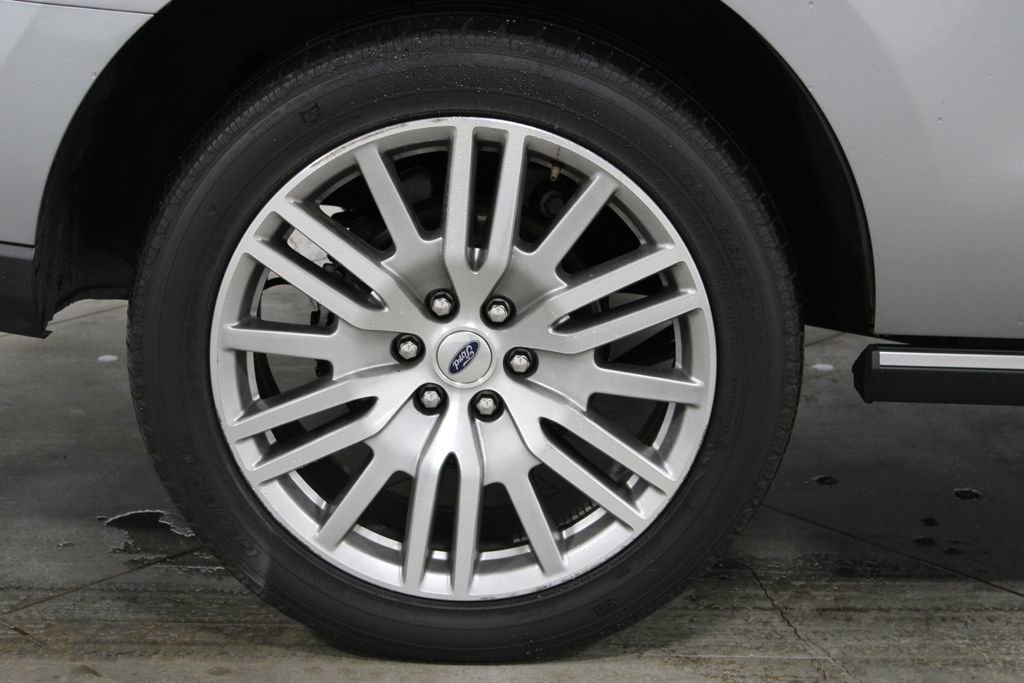 Used 2024 Ford Expedition Limited image 12