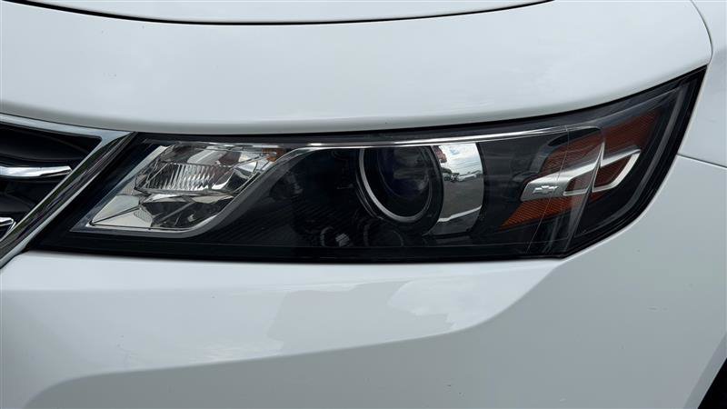 Used 2018 Chevrolet Impala LT w/ LT Leather Package FWD image 12