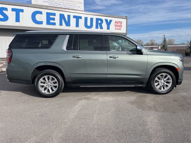 Used 2023 Chevrolet Suburban Premier AWD/4WD image 16