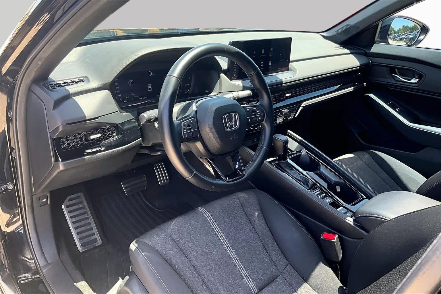 Used 2024 Honda Accord Sport image 17