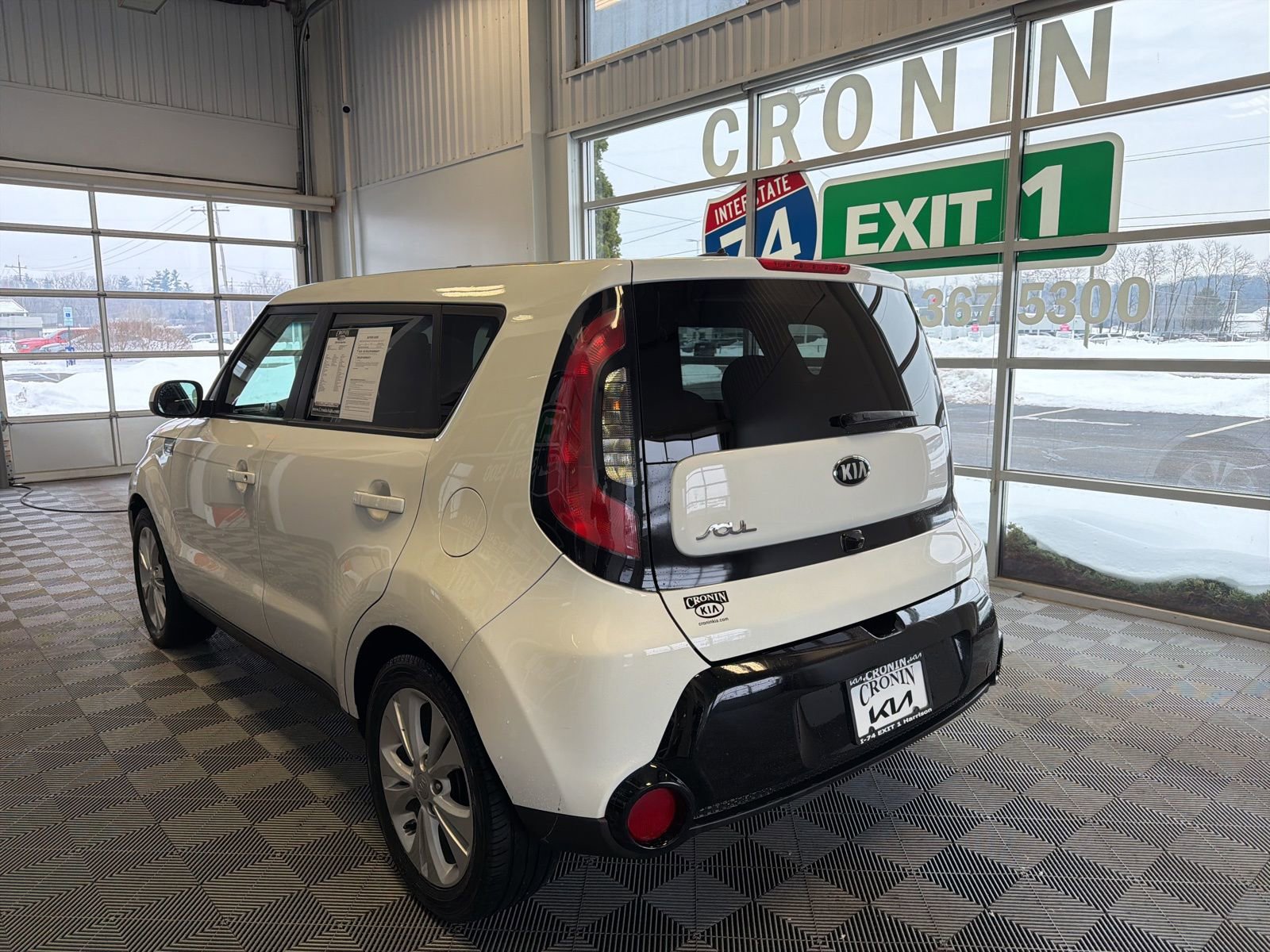 Used 2016 Kia Soul + image 4
