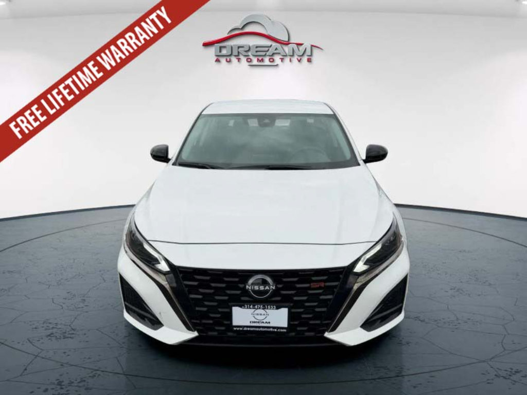 Used 2024 Nissan Altima 2.5 SR FWD image 2