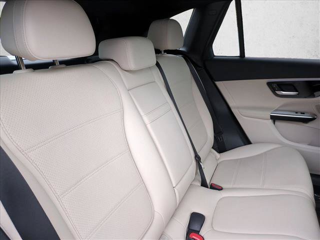 Used 2026 Mercedes-Benz GLC 300 image 19