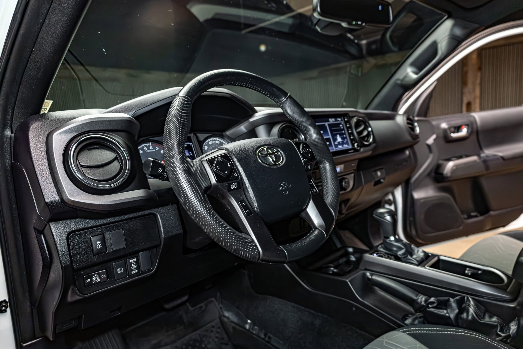 Used 2023 Toyota Tacoma TRD Sport image 17