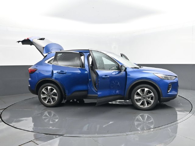 Used 2023 Ford Escape Platinum AWD/4WD image 30