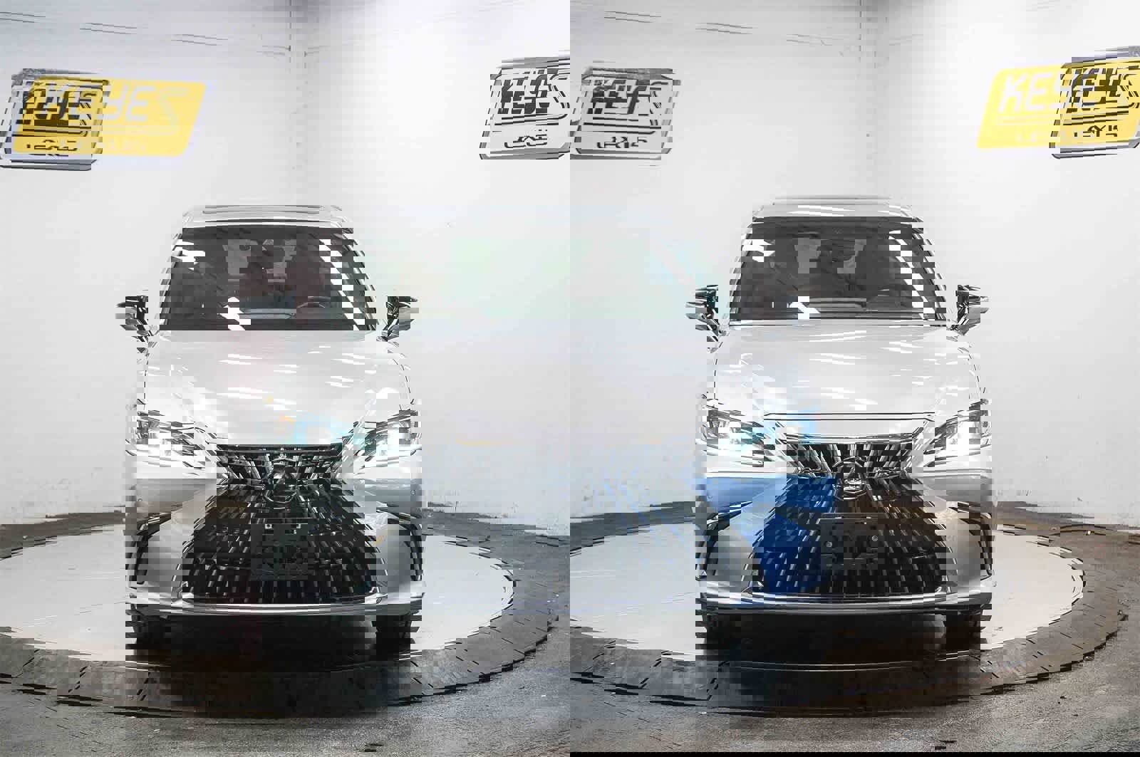 Used 2023 Lexus ES 300h w/ Premium Package image 6