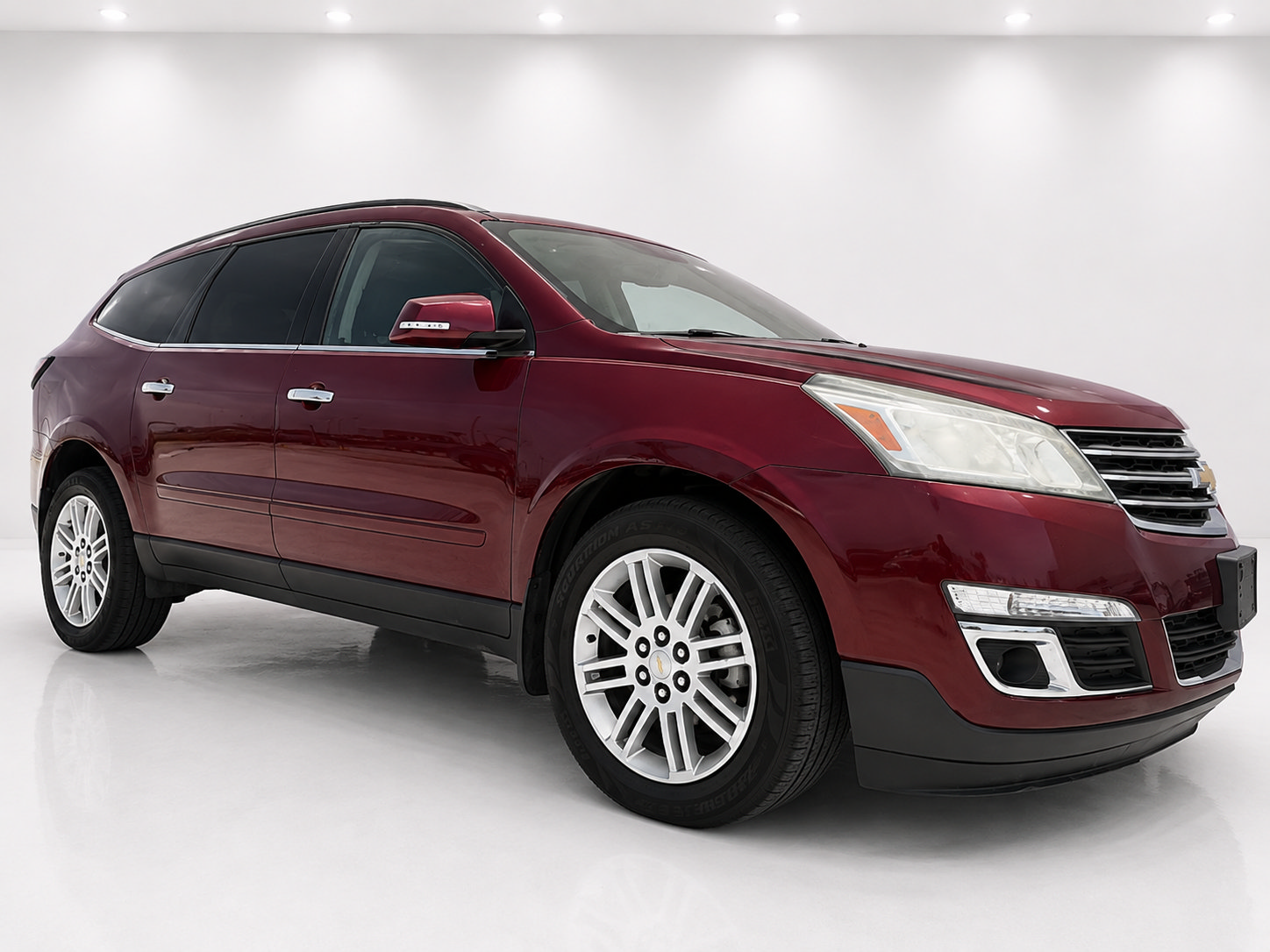 Used 2015 Chevrolet Traverse LT w/ Style and Technology Package FWD image 2