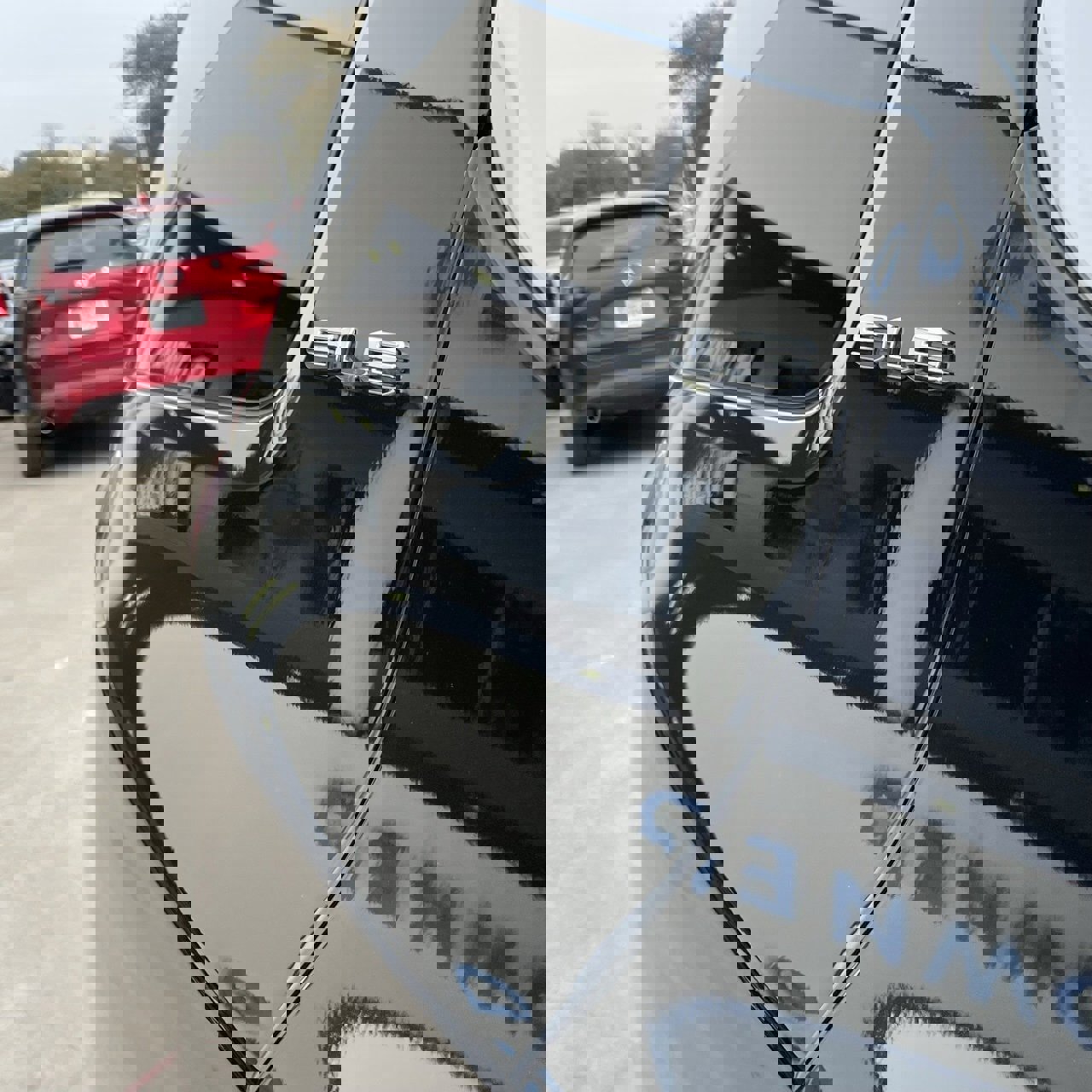 Used 2023 GMC Acadia SLE w/ Driver Convenience Package image 6